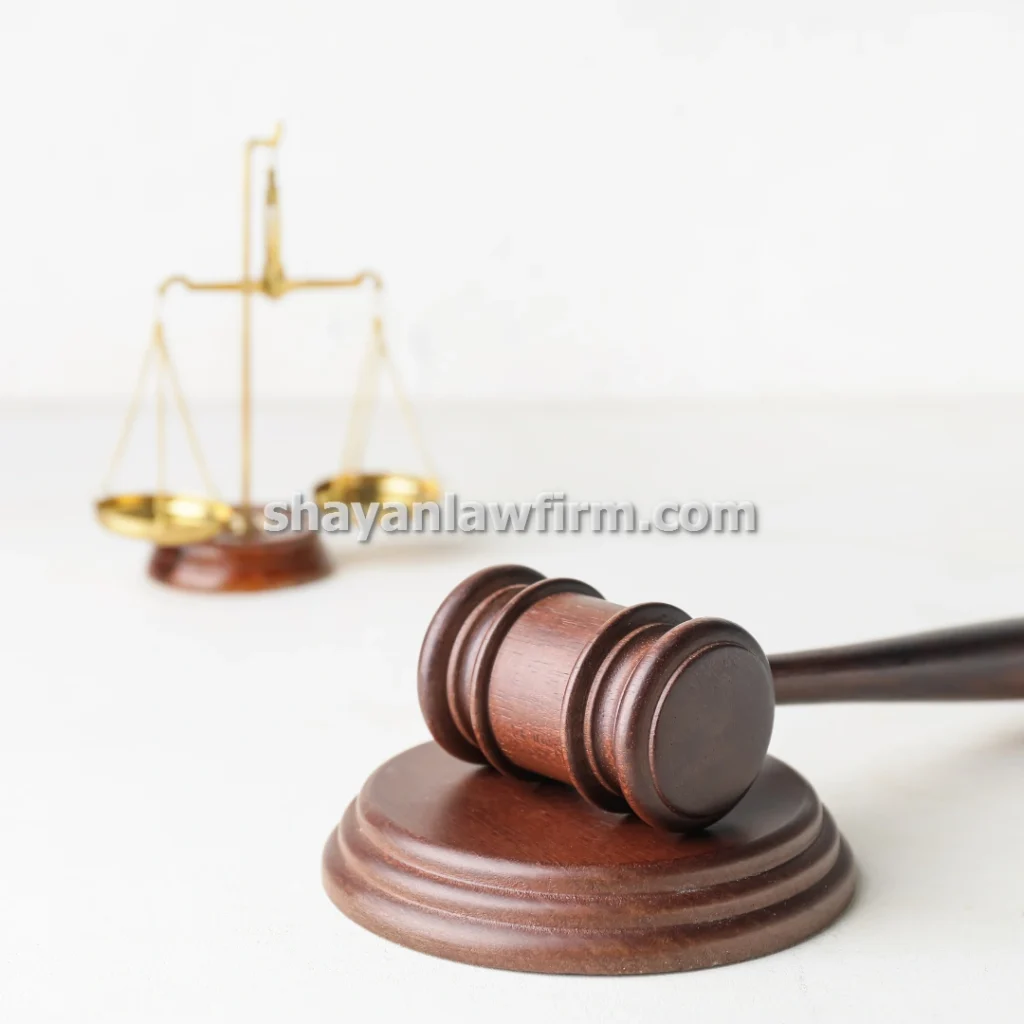 وکیل ناظر بر قرارداد خرید و فروش املاک در مشهد